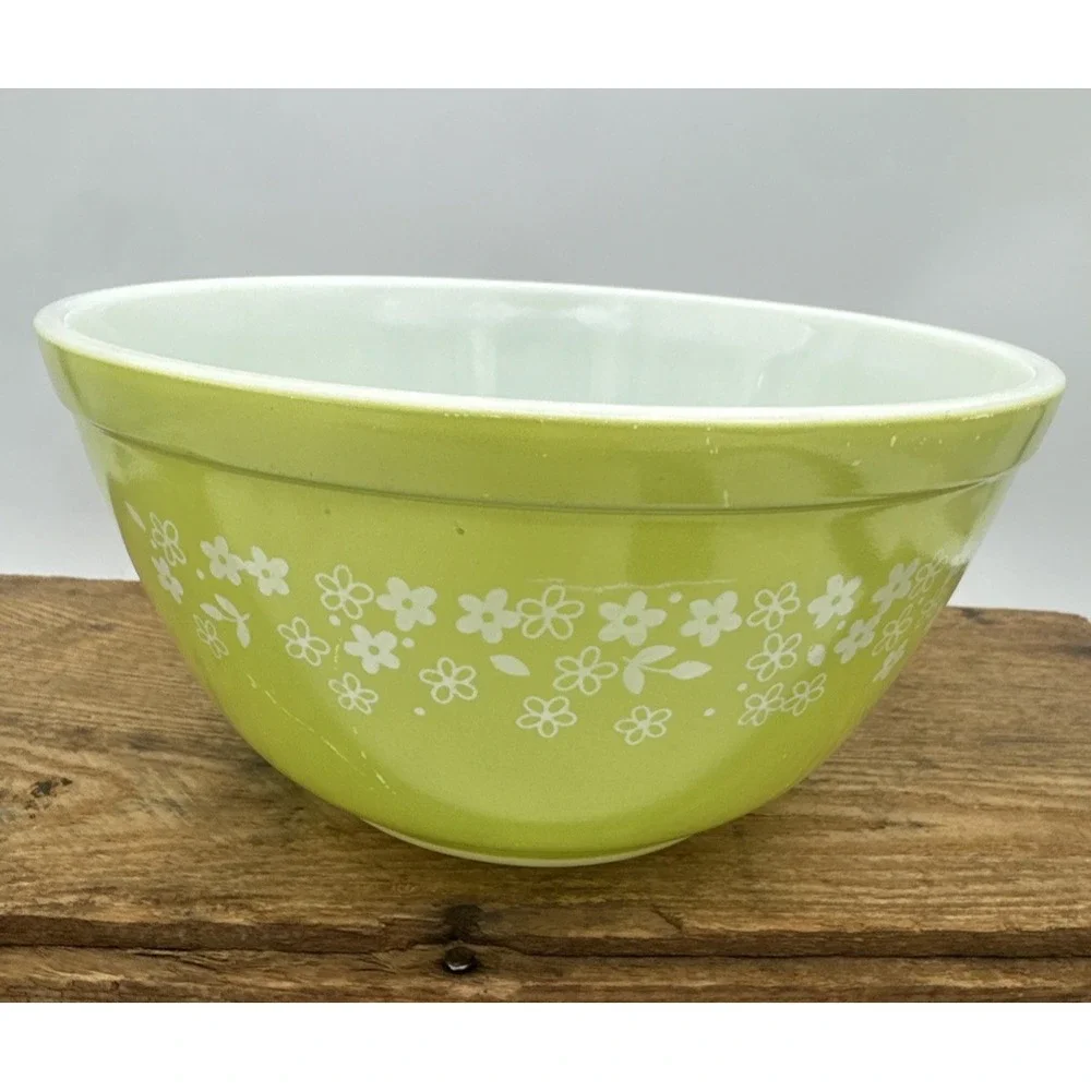 Vintage Pyrex 402 Spring Blossom Crazy Daisy Lime Green Mixing Bowl, 1 1/2 Quart